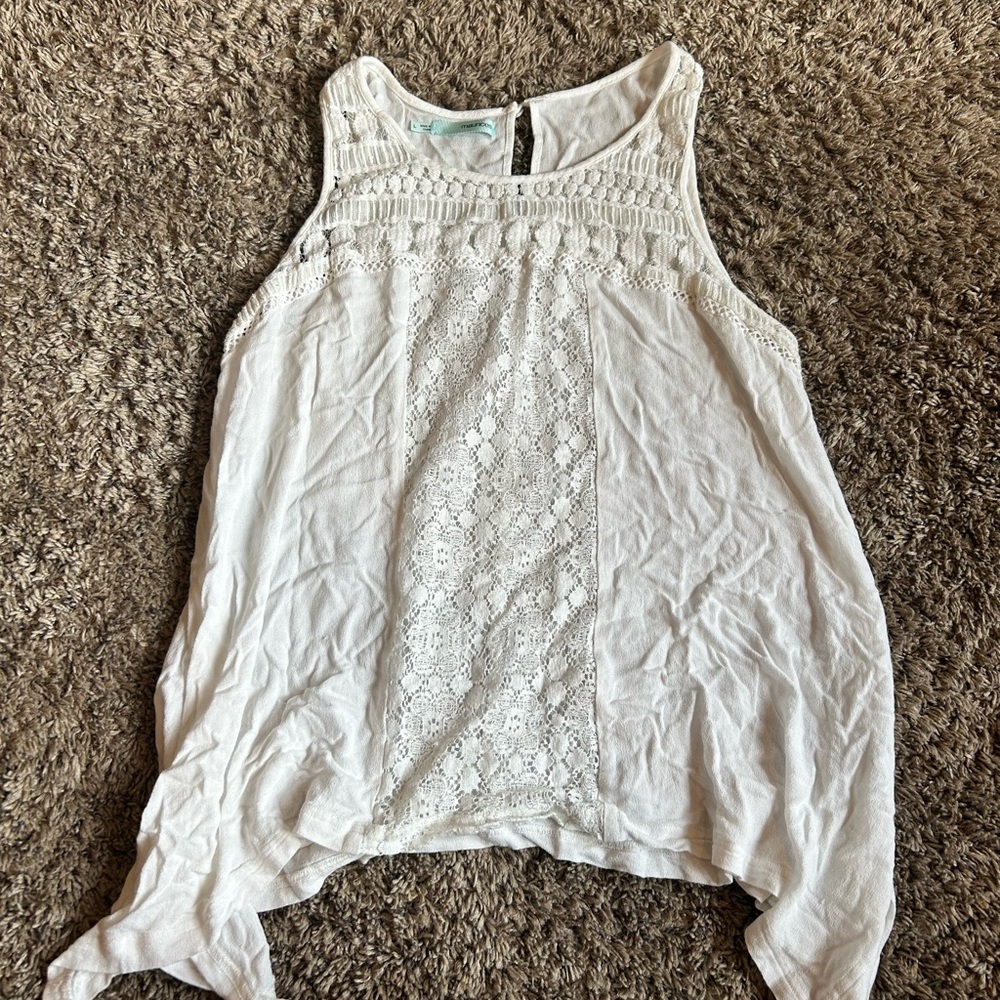 Maurice’s L Sharkbit Tank with front detail